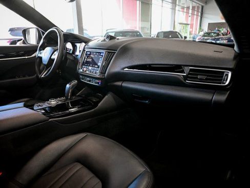 Used 2022 Maserati Levante GT image 26