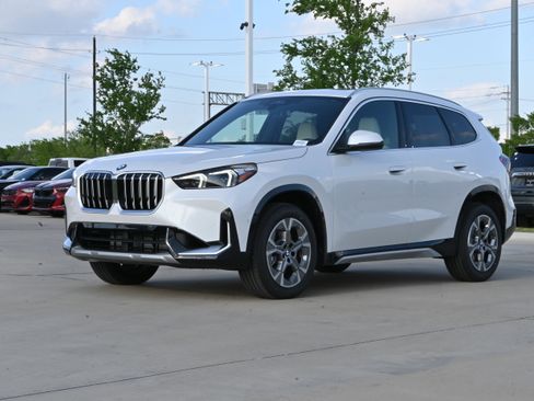 New 2026 BMW X1 xDrive28i w/ Convenience Package image 3