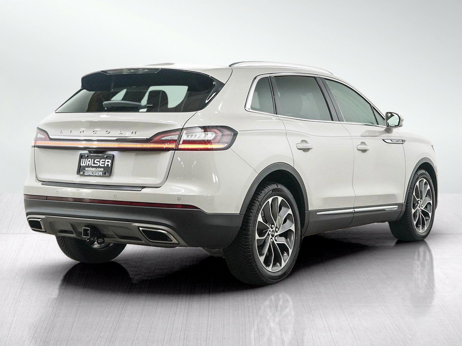 Used 2021 Lincoln Nautilus Reserve w/ Class II Trailer Tow Package AWD/4WD image 5