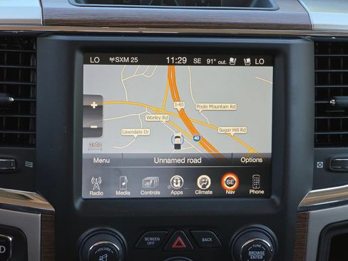 Used 2016 RAM 1500 Laramie w/ Convenience Group AWD/4WD image 8