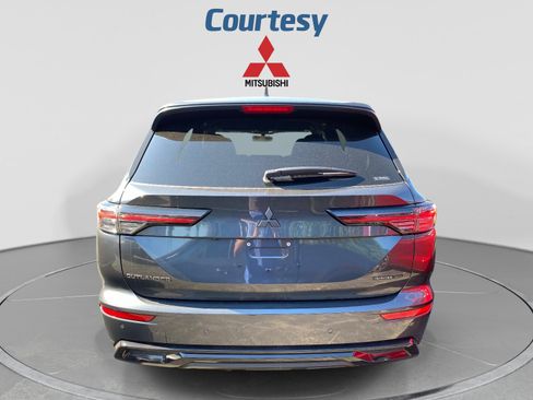 New 2026 Mitsubishi Outlander LE AWD/4WD image 4