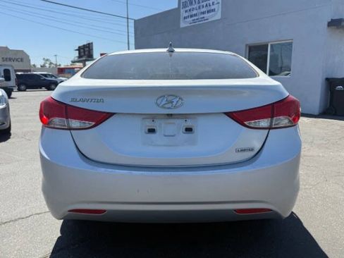 Used 2012 Hyundai Elantra Limited w/ Technology Pkg 5 FWD image 4