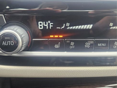 Used 2023 BMW 530e w/ Premium Package image 21