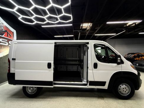 Used 2023 RAM ProMaster 2500 FWD image 23