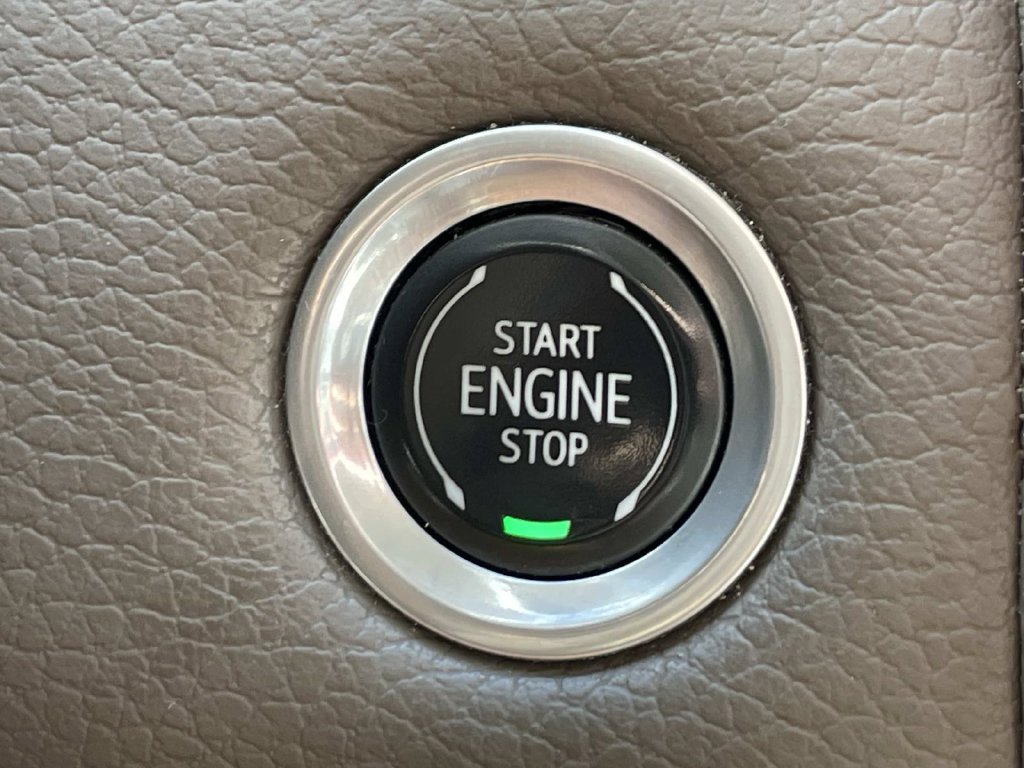 Used 2022 GMC Yukon Denali AWD/4WD image 29