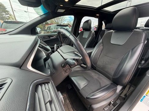 Used 2019 Ford Edge ST w/ Equipment Group 401A AWD/4WD image 10