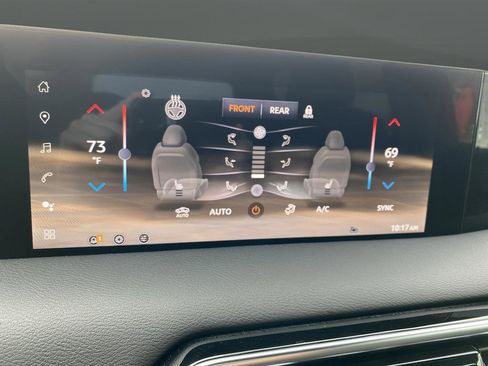 New 2025 Nissan Armada SL w/ Captain's Chari Seat Package image 21