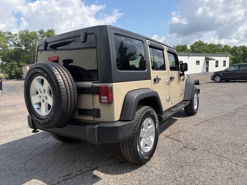 Used 2018 Jeep Wrangler Unlimited Sport S AWD/4WD image 7