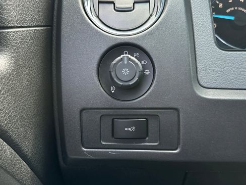 Used 2011 Ford F150 XLT w/ XLT Chrome Pkg RWD image 29