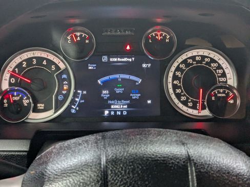 Used 2015 RAM 2500 Laramie w/ Convenience Group AWD/4WD image 16