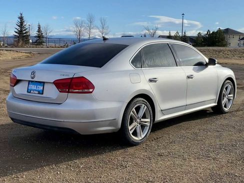 Used 2015 Volkswagen Passat TDI SEL Premium image 8