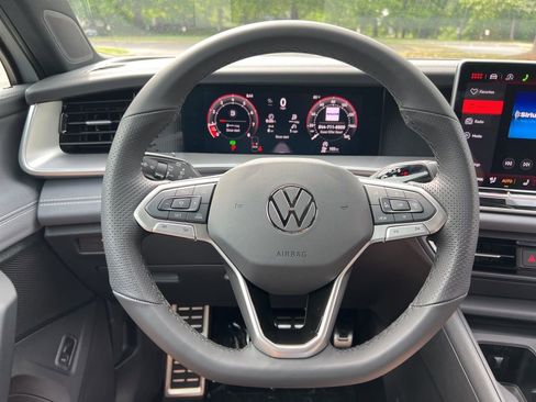 New 2026 Volkswagen Tiguan SE R-Line FWD image 15
