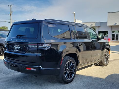 Used 2025 Jeep Grand Wagoneer Series II Obsidian w/ Quick Order Packagew 28T AWD/4WD image 4