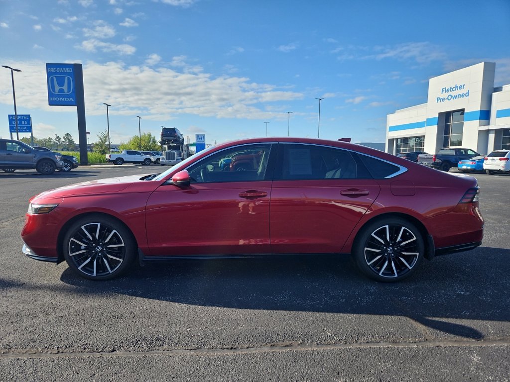 Used 2025 Honda Accord Touring image 2