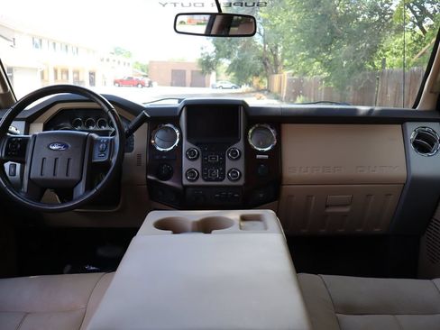 Used 2015 Ford F250 Lariat w/ Lariat Ultimate Package AWD/4WD image 17