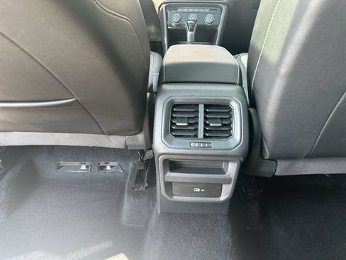 Used 2023 Volkswagen Taos SE w/ Panoramic Sunroof Package AWD/4WD image 22
