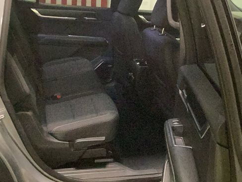 Used 2025 GMC Acadia Elevation image 7