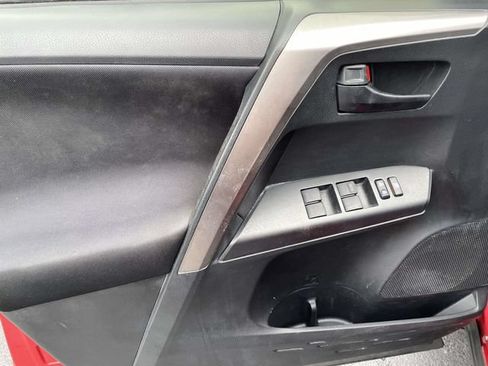 Used 2016 Toyota RAV4 LE FWD image 19