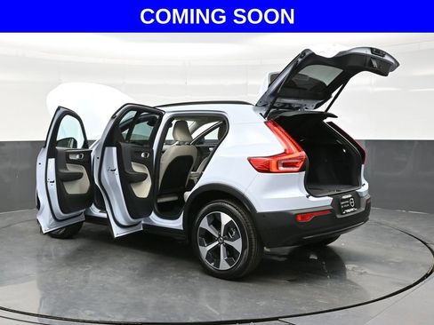 Used 2026 Volvo XC40 B5 Plus AWD/4WD image 46