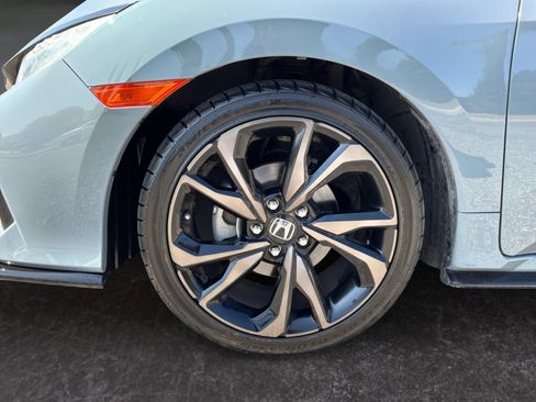 Used 2018 Honda Civic Sport Touring image 9