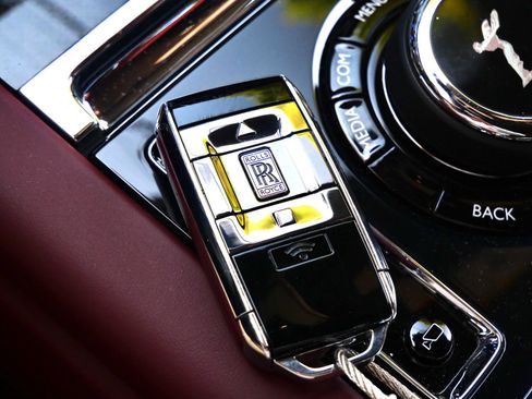 Certified 2023 Rolls-Royce Cullinan Black Badge w/ Driver's Package AWD/4WD image 40
