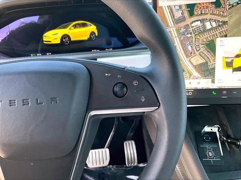 Used 2023 Tesla Model X Plaid image 19