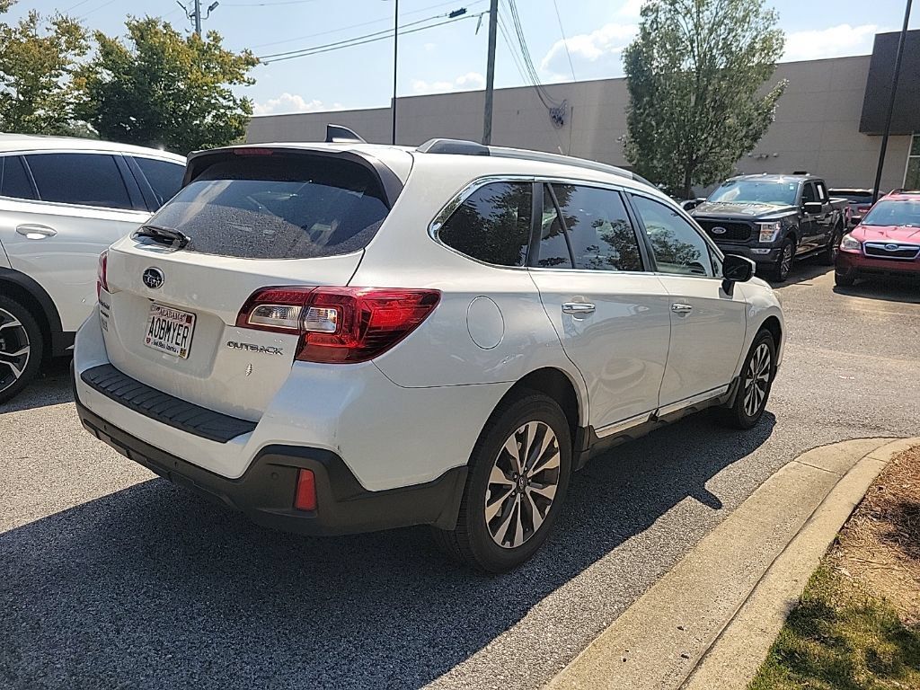 Used 2019 Subaru Outback 2.5i Touring AWD/4WD image 3
