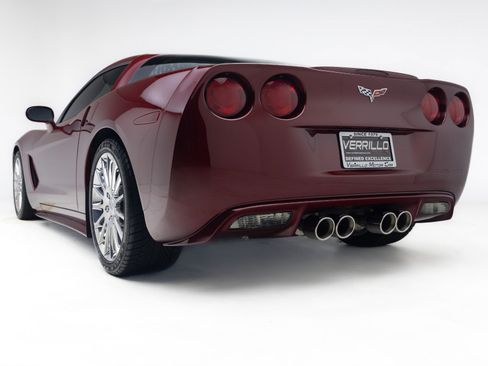 Used 2007 Chevrolet Corvette Coupe w/ Preferred Equipment Group RWD image 28