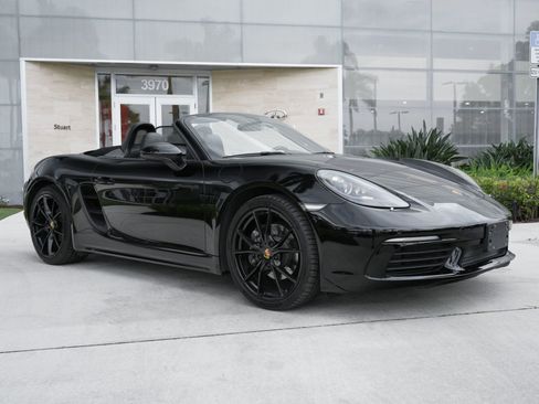 Used 2021 Porsche 718 Boxster RWD image 3