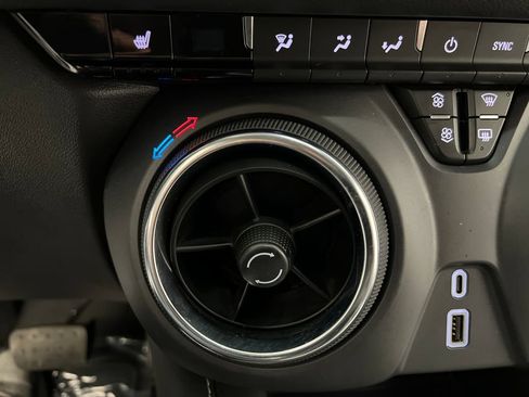 Used 2025 Chevrolet Blazer LT FWD image 54