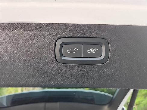 Certified 2024 Volvo XC90 T8 Core w/ Protection Package Premier AWD/4WD image 33