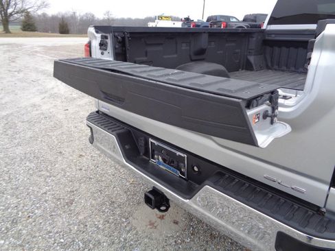 Used 2022 GMC Sierra 2500 SLE w/ SLE Convenience Package image 10