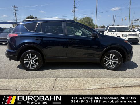 Used 2018 Toyota RAV4 LE image 22