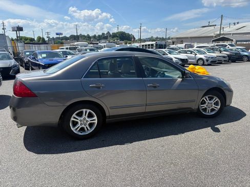 Used 2006 Honda Accord EX image 11
