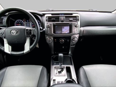 Used 2018 Toyota 4Runner SR5 Premium RWD image 14