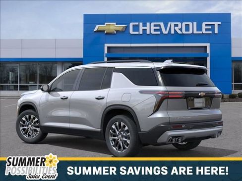 New 2026 Chevrolet Traverse LT w/ Sun and Wheel Package AWD/4WD image 3