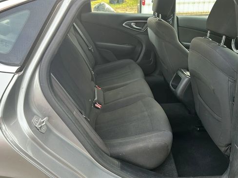 Used 2016 Chrysler 200 Limited w/ Convenience Group image 20