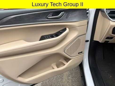 Used 2023 Jeep Grand Cherokee 4WD 4xe w/ Luxury Tech Group II image 8