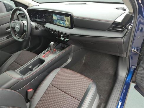 Certified 2025 Nissan Kicks SR image 11