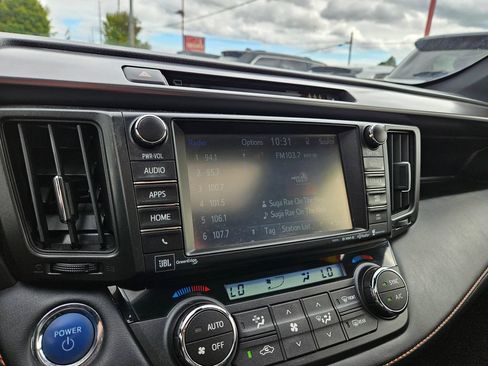 Used 2018 Toyota RAV4 SE w/ Advanced Technology Package AWD/4WD image 27