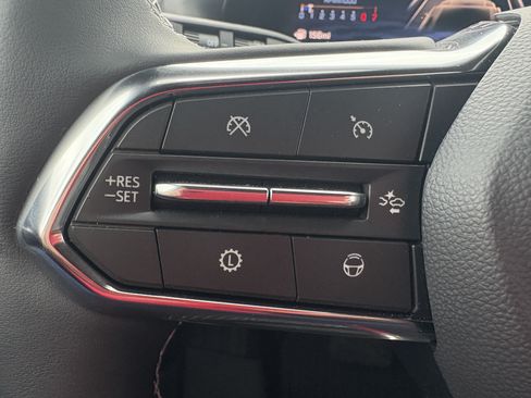 Used 2026 Chevrolet Traverse High Country w/ LPO, Floor Liner Package FWD image 14