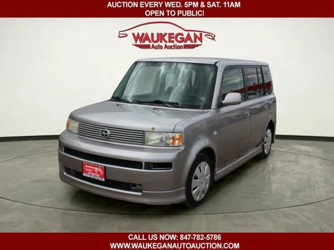Used 2006 Scion xB FWD image 1