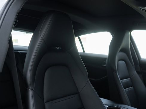 Used 2018 Porsche Panamera 4S image 25