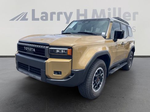 Used 2025 Toyota Land Cruiser w/ Premium Package AWD/4WD image 1