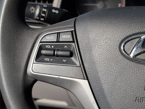 Used 2017 Hyundai Elantra SE image 20