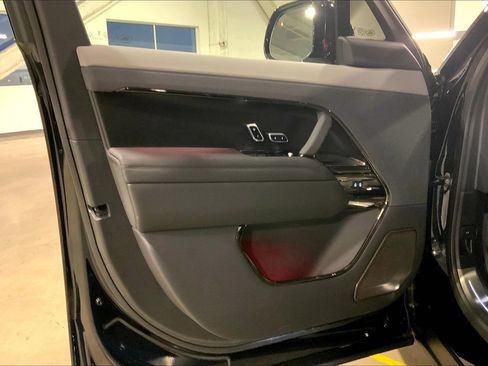 Used 2025 Land Rover Range Rover Sport SV Edition Two image 21