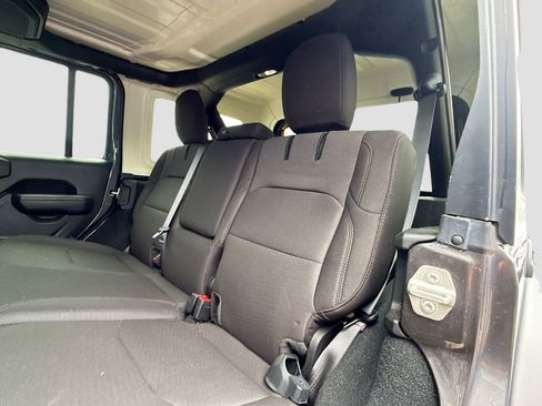 Used 2023 Jeep Wrangler Unlimited w/ Cold Weather Group AWD/4WD image 24
