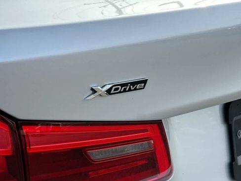 Used 2020 BMW 530i xDrive w/ Premium Package image 17