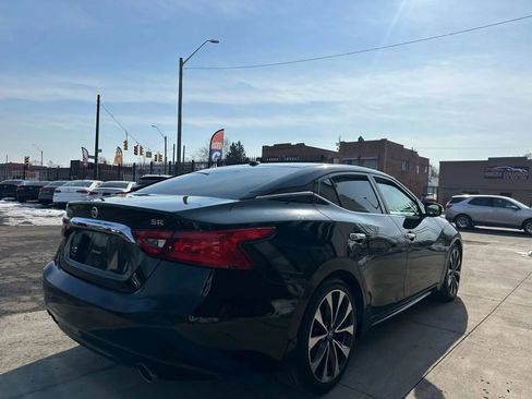 Used 2017 Nissan Maxima SR image 4