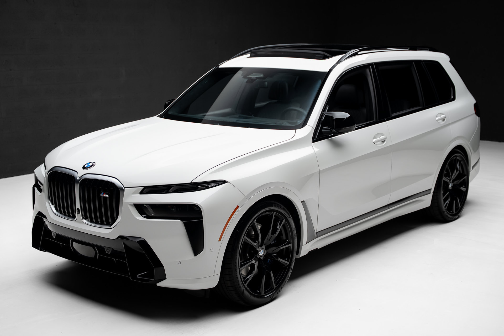 Used 2023 BMW X7 M60i w/ Executive Package AWD/4WD image 5